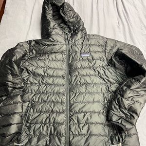 Patagonia puff jacket